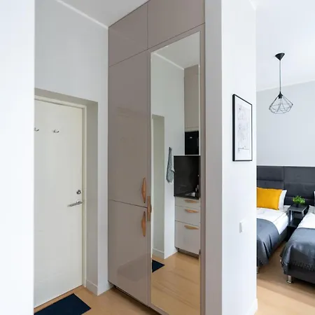Compact - 5 Min From Bus Station Апартаменти *
