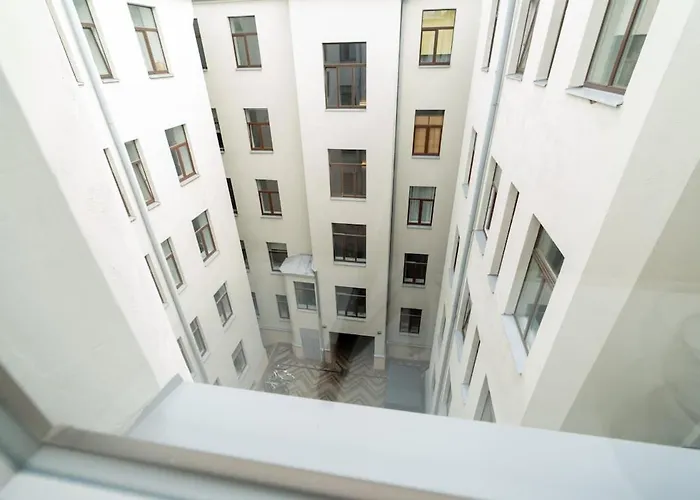 Compact - 5 Min From Bus Station *