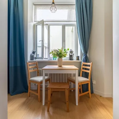 Compact - 5 Min From Bus Station 아파트 리가